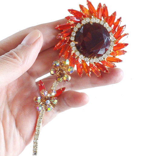 JULIANA | オレンジとブラウンのフラワーブローチ - コスチューム