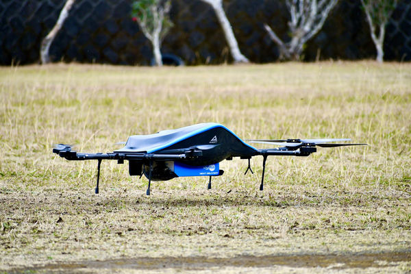 出前館など4者、八丈島においてドローンによるフード・日用品の配送