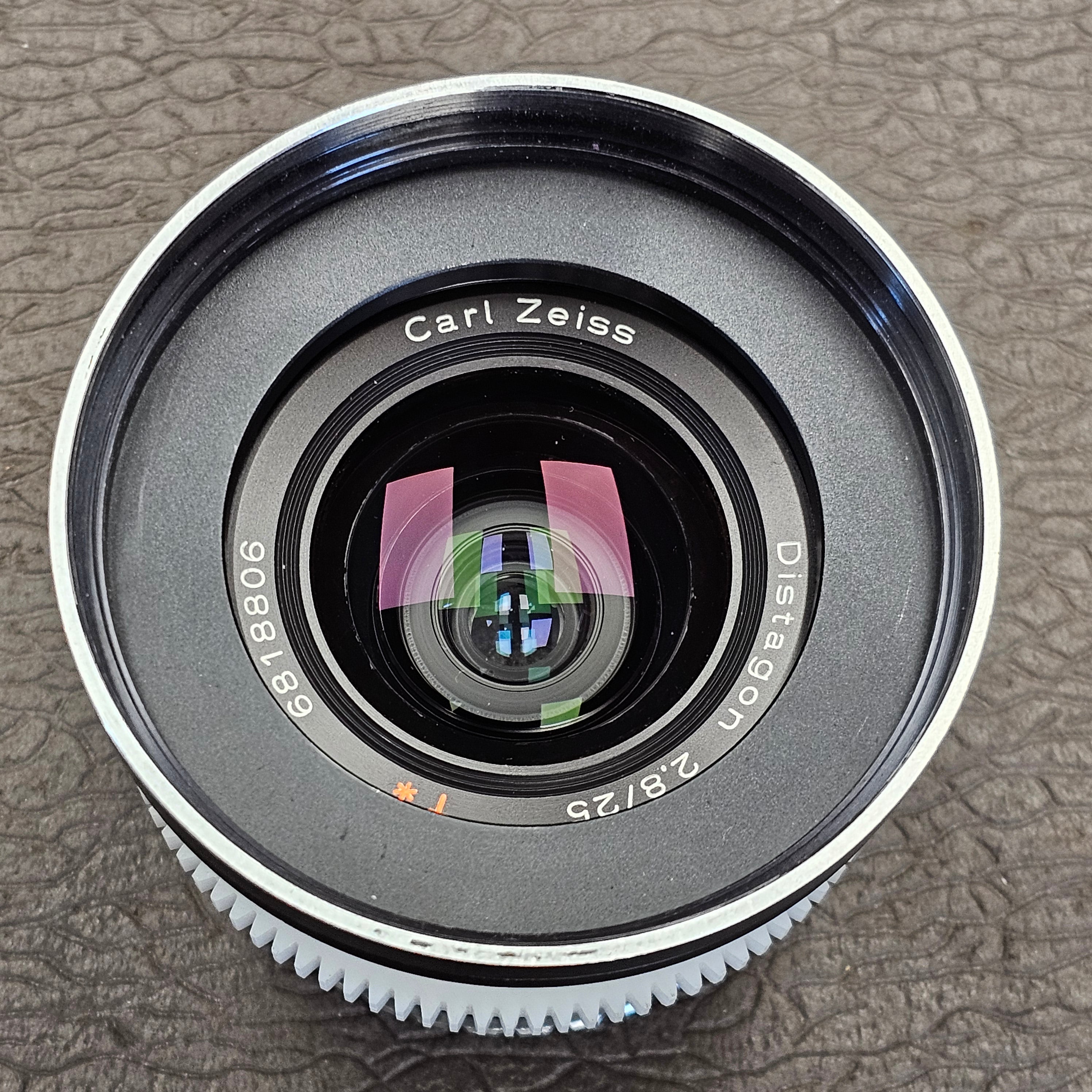 Zeiss Contax Distagon 25mm f2.8 T* Contax Mount Lens S# 6818806