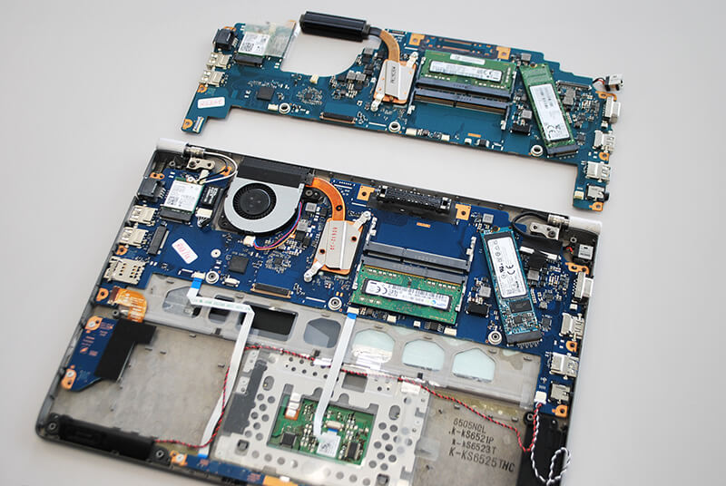 dynabook R63/M とdynabook R63/Uのマザーボードを比べてみた