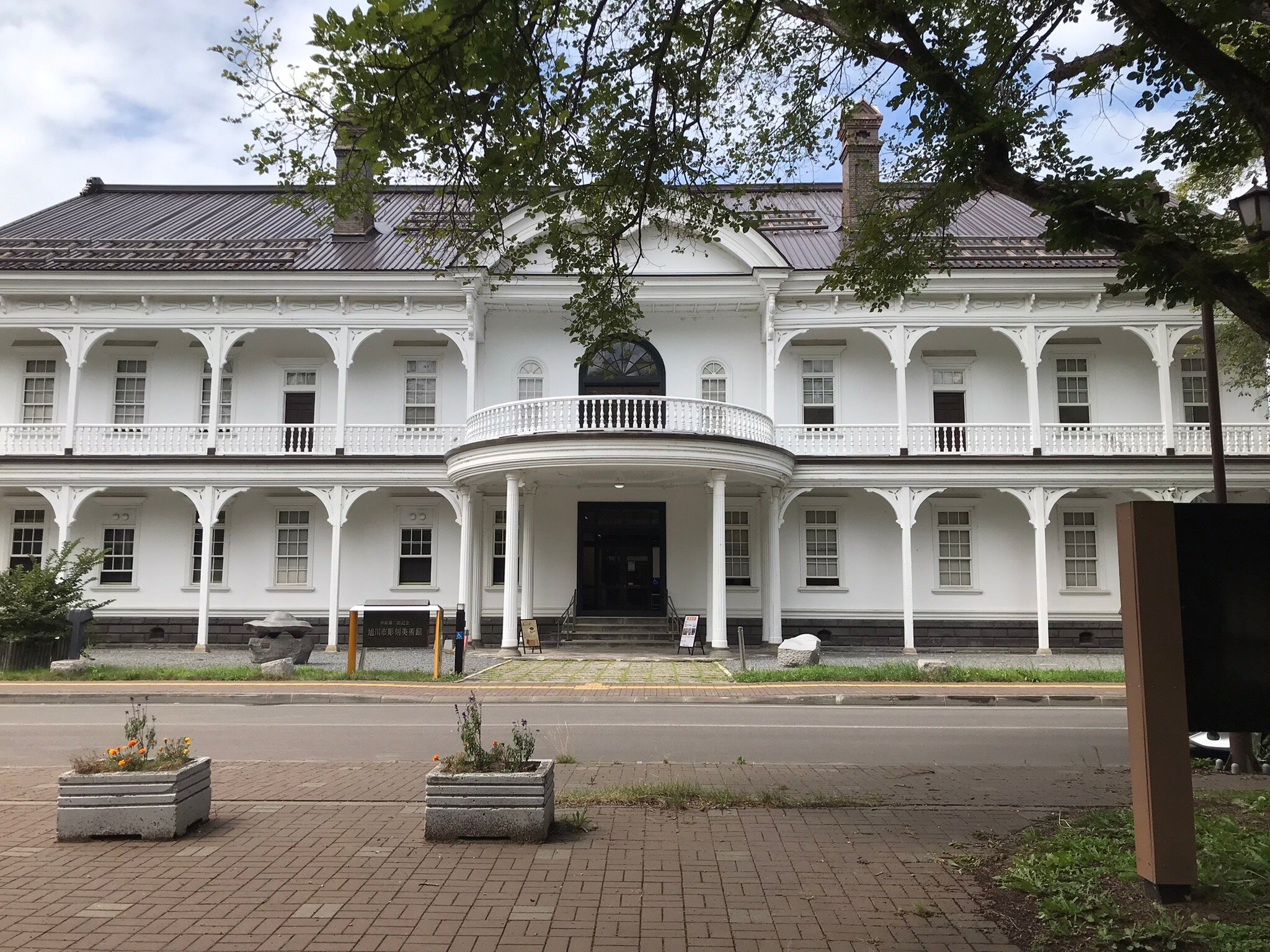 caption.jpg?w=1200&h=-1&s=1