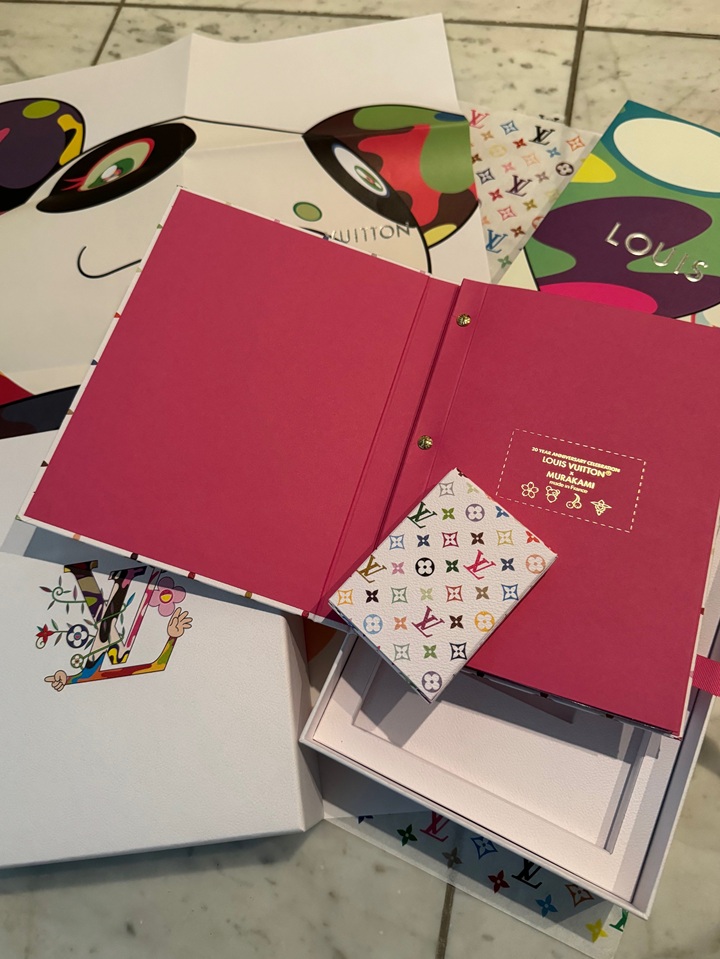 顧客限定ギフト「LOUIS VUITTON × MURAKAMI Trading Card」村上隆