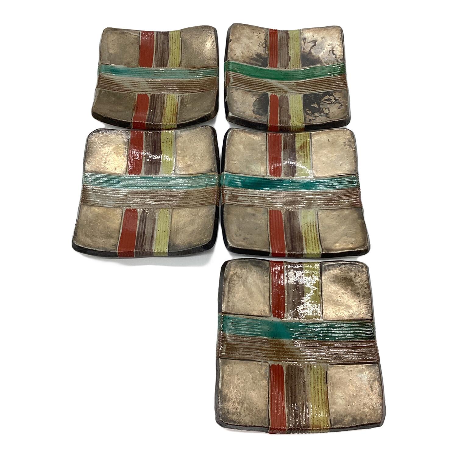 魯山人写 美食道楽 和食器揃 祥山 色絵銀彩糸巻文四方皿｜トレファクONLINE