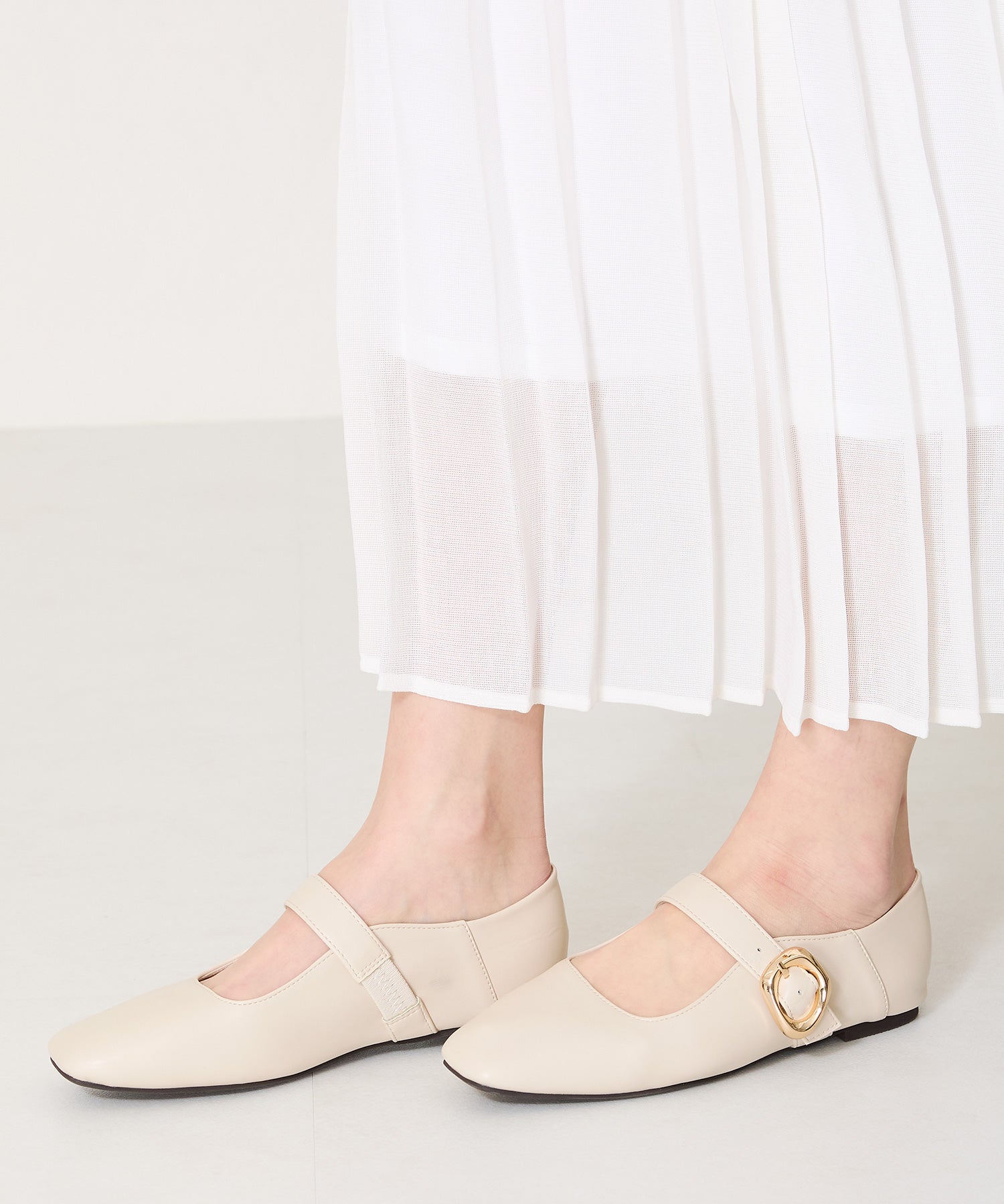 柔らかストラップフラットパンプス/52104 – ORIENTALTRAFFIC