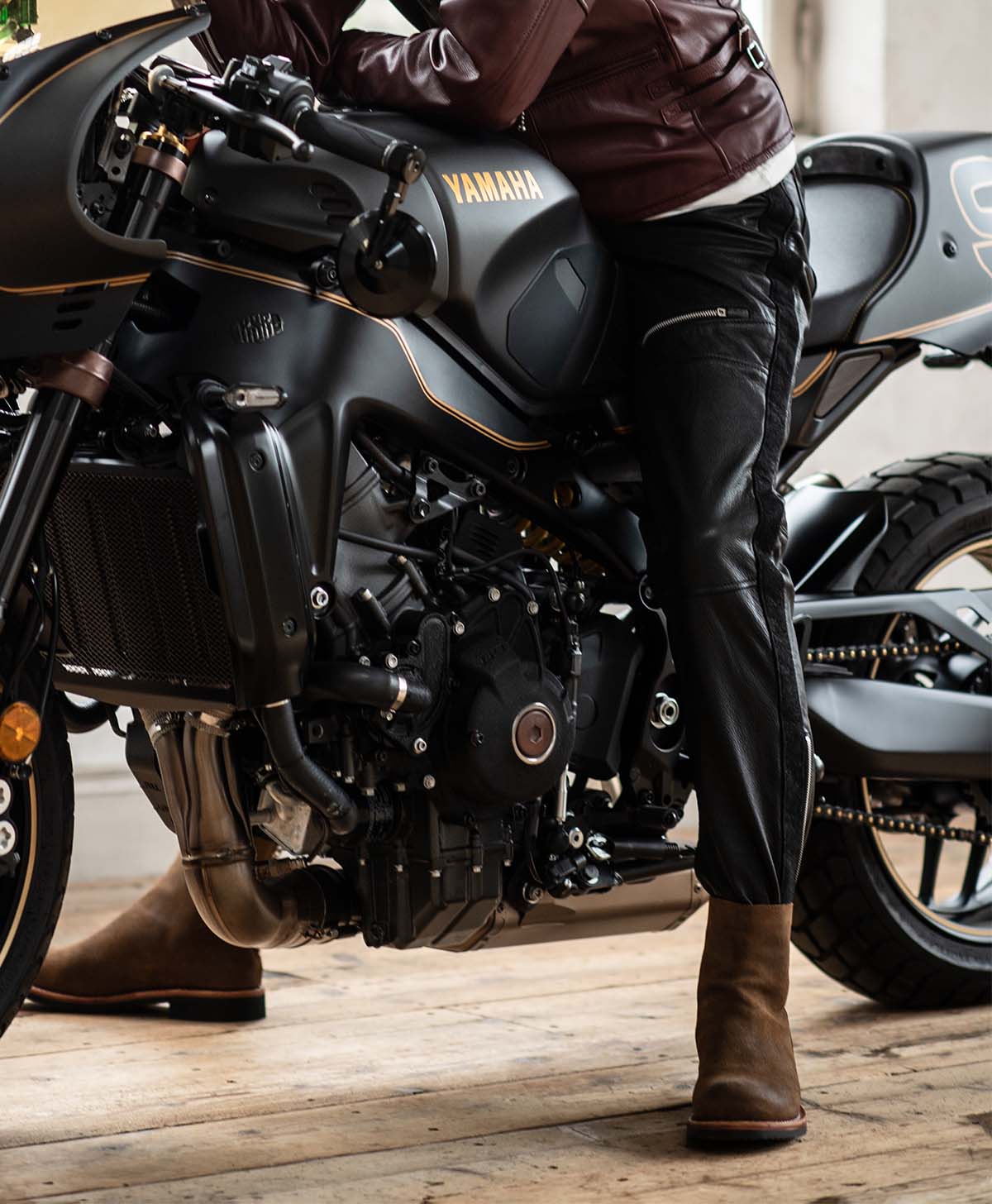 革靴 バックジップ ブーツ｜カドヤ公式オンラインショップ｜elefantas