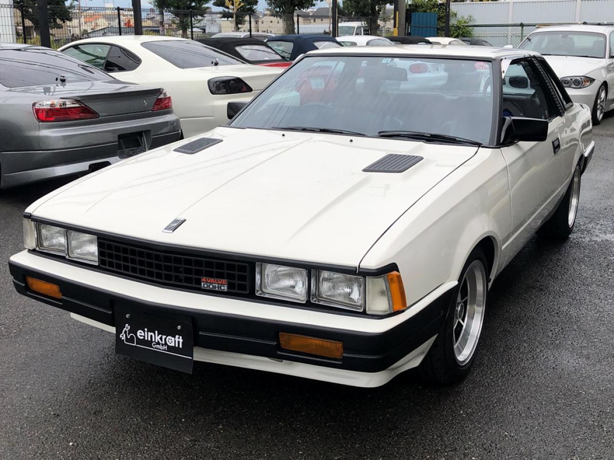 ホワイトオープンカー 2人乗り 日本未発売 bratz 廃版 スポーツカー