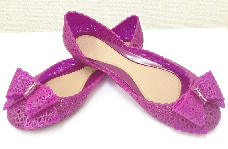 SALVATORE FERRAGAMO(サルヴァトーレフェラガモ)パープルリボン付き