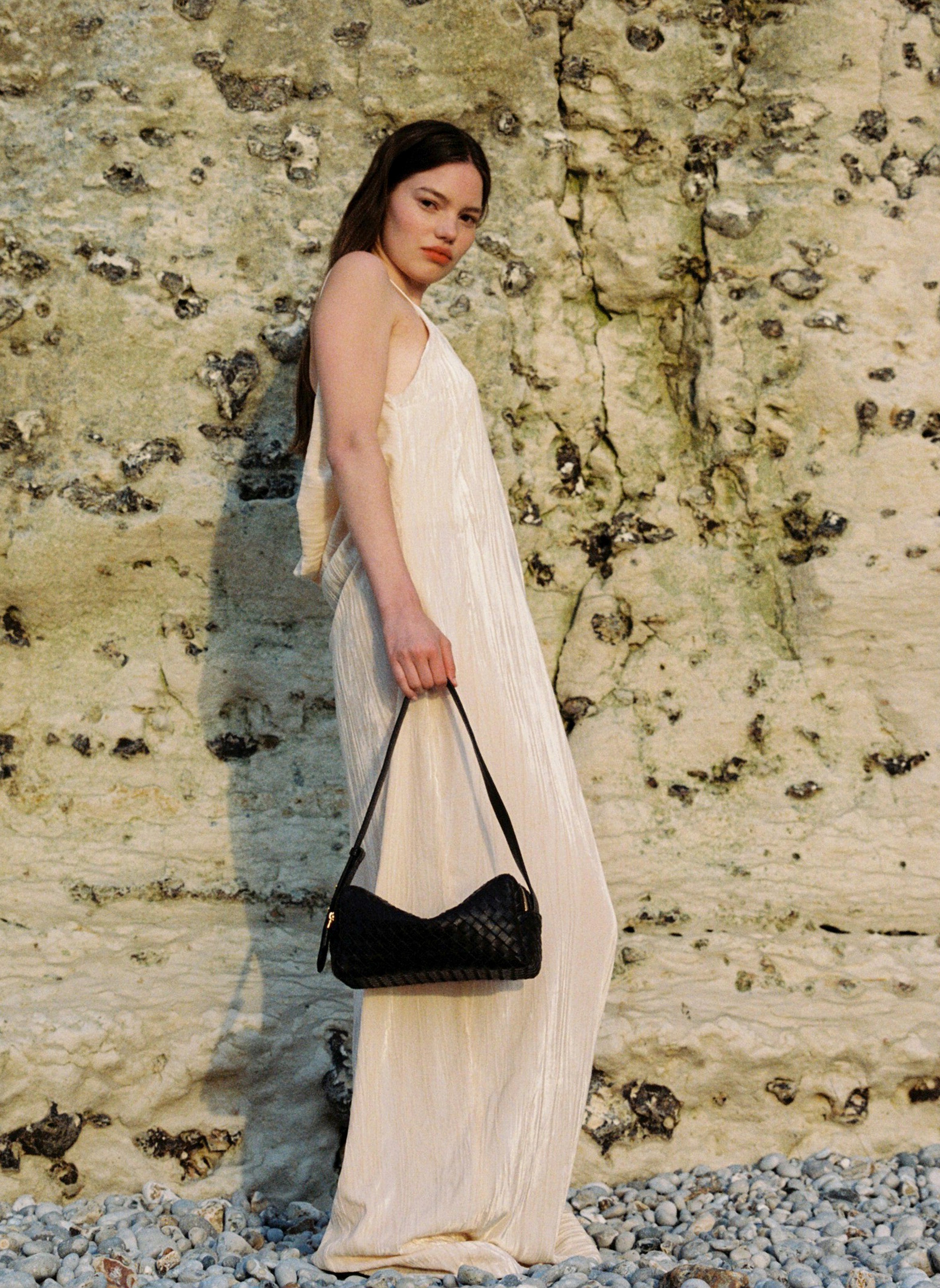 Trousse Woven Leather Black - Woven Handbags for Women - Elleme