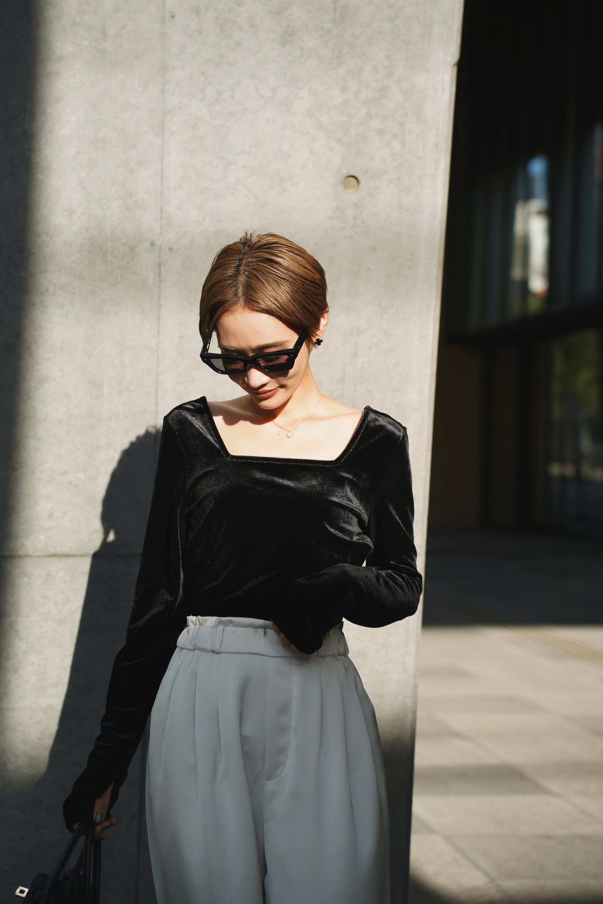 ベロアトップス【BLACK】 – ELLIE