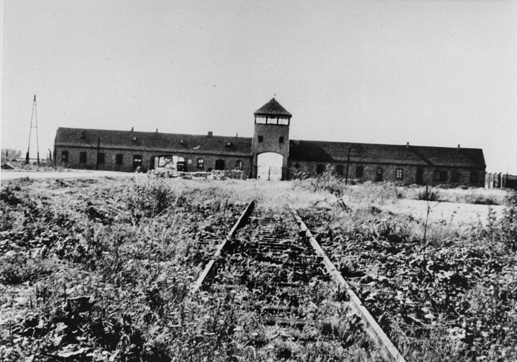 アウシュビッツ - ストについて — 写真 | ホロコースト百科事典