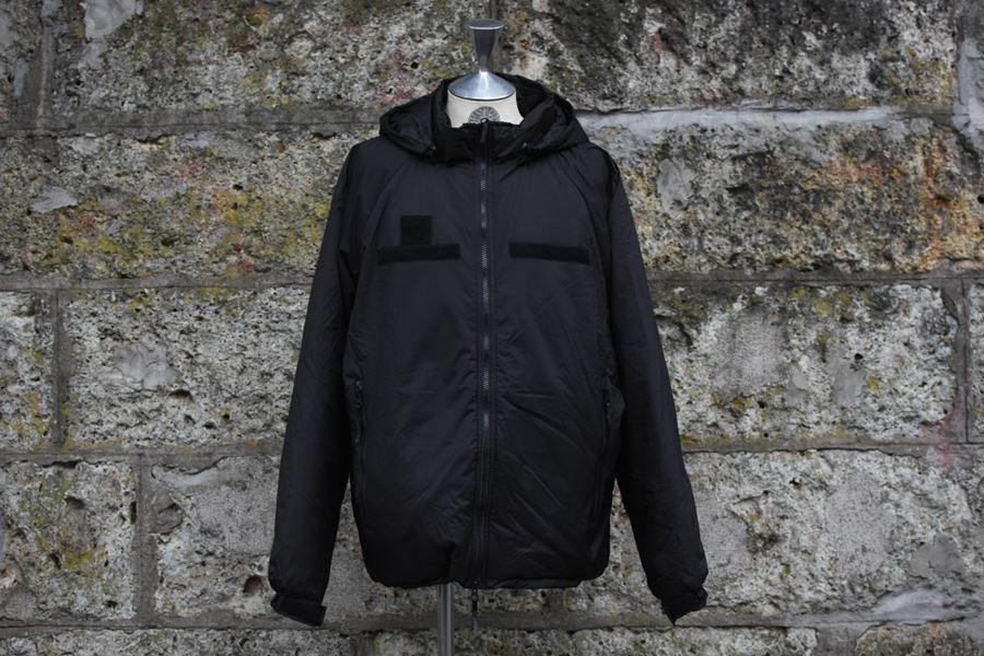 ダウンの8倍暖かいアウターとは…これが第三世代ECWCSの実力！貴重な