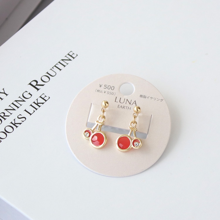 E-760) さくらんぼ樹脂イヤリング | ビーズ・パーツなどのハンドメイド