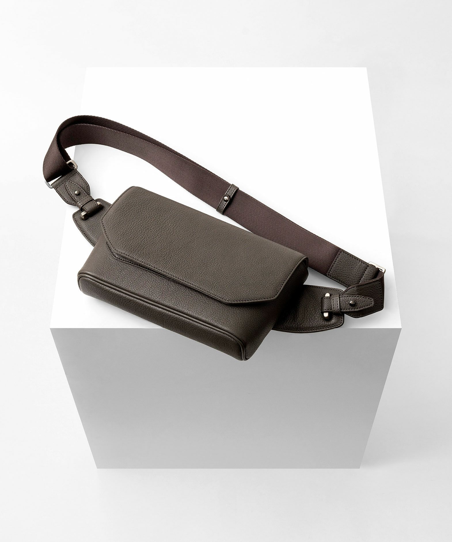 ボディバッグ《Enfold》 - British Green - | ETiAM