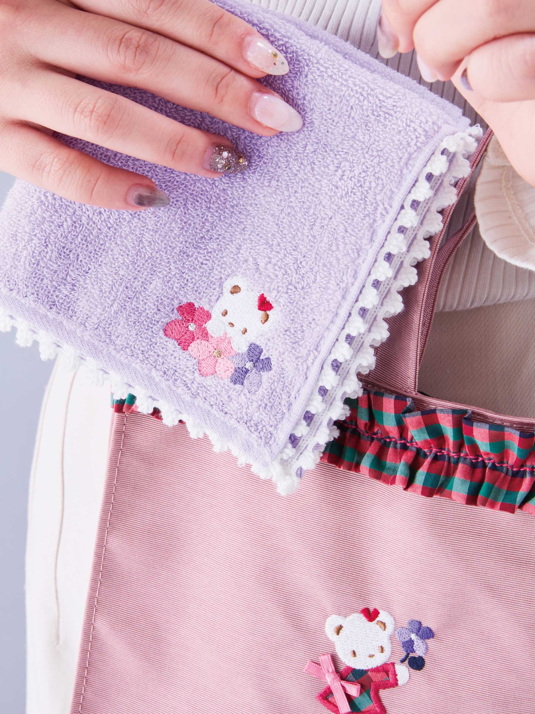 タオルハンカチ〈宝塚店限定〉 | ファミリア公式サイト