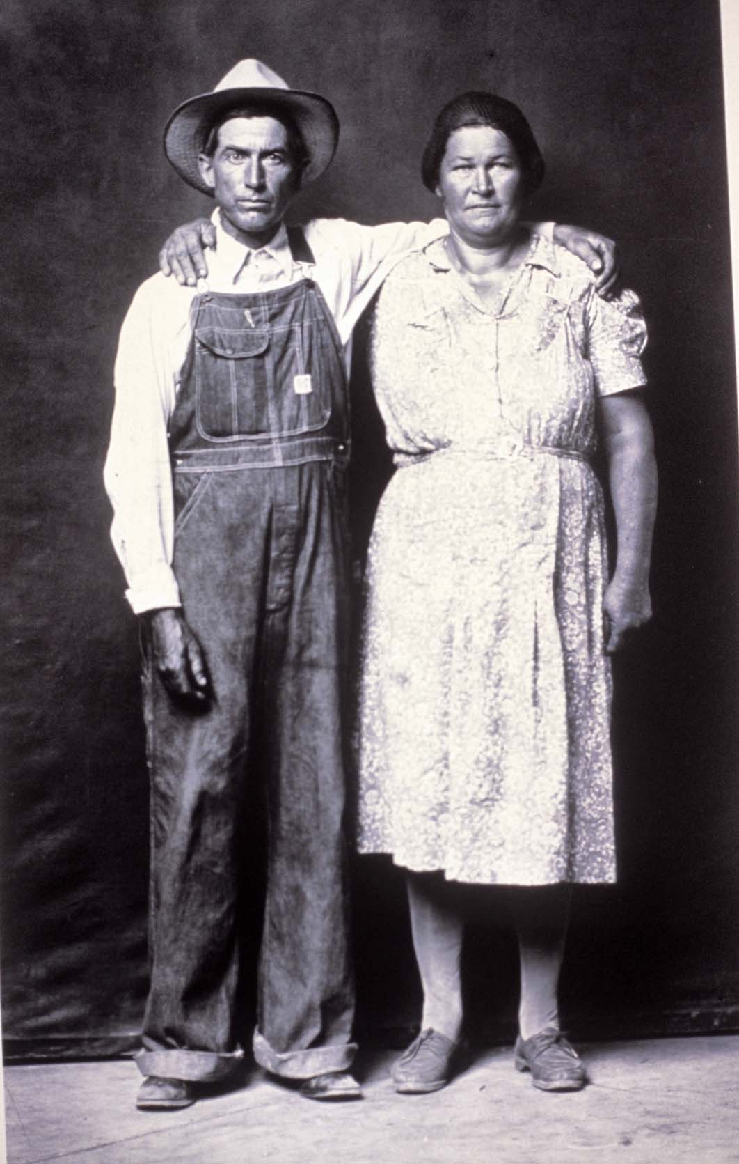 Look Again! The Community Photographs of Mike Disfarmer | Fans in