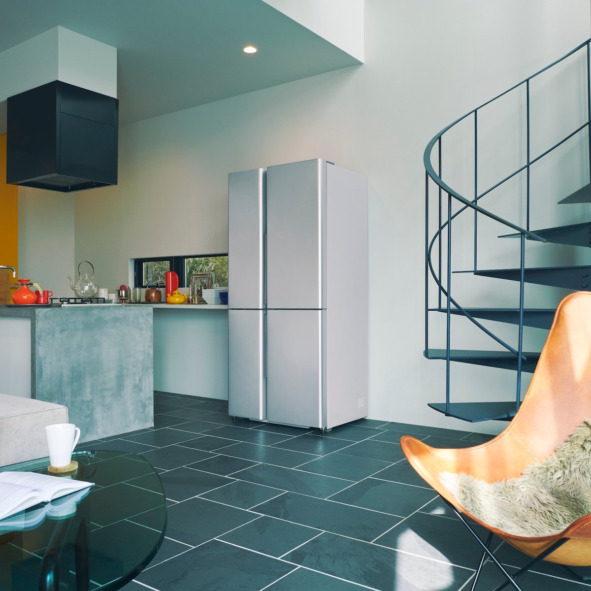 深澤直人がデザイン、アクアの薄型設計冷凍冷蔵庫「TZシリーズ」が3月発売