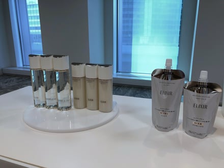 エリクシール」が最新コラーゲン研究搭載の化粧水・乳液を発売 新