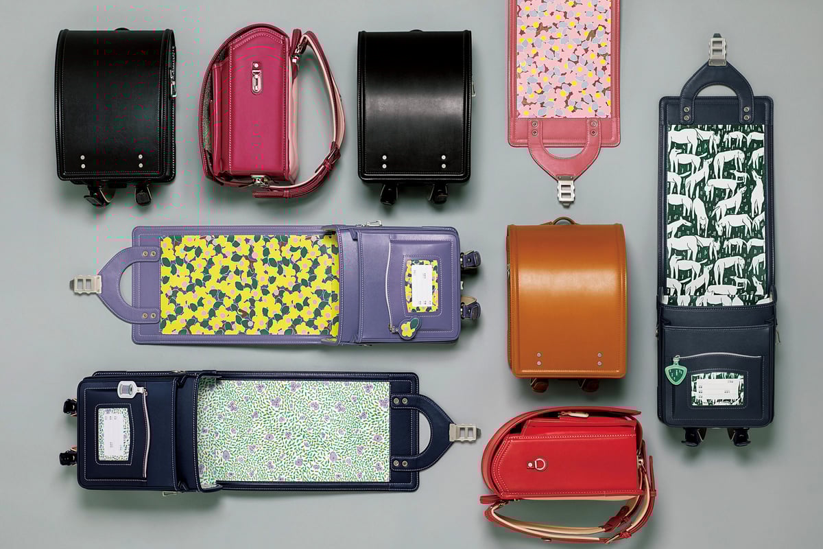 土屋鞄がミナ ペルホネンとのコラボランドセルを発売、親子お揃いで