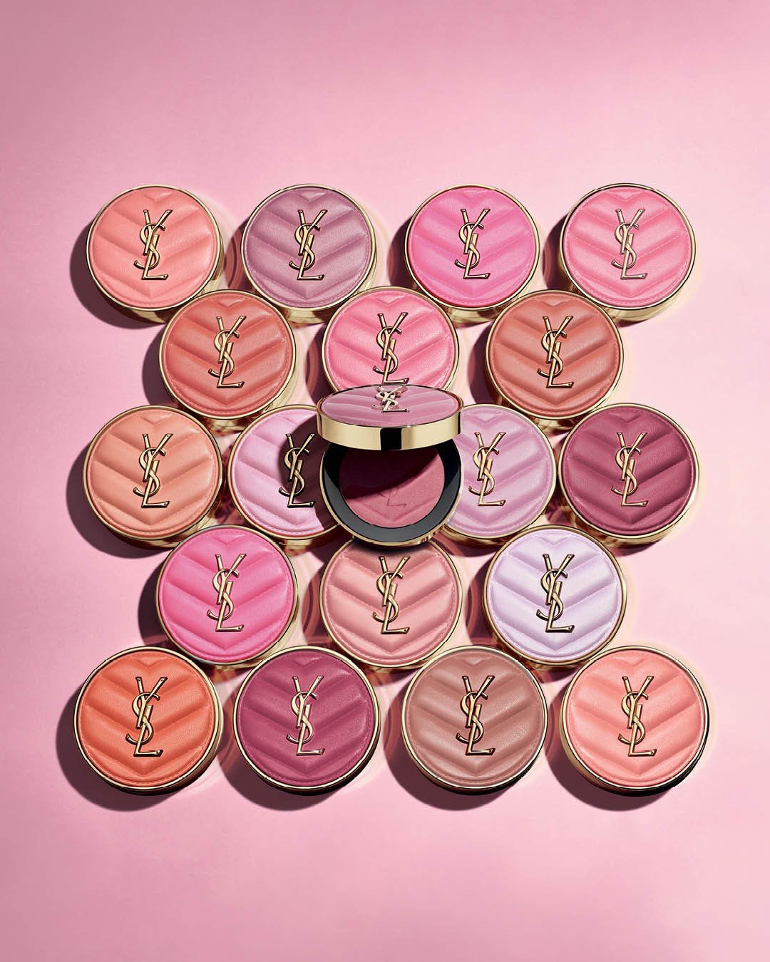 新春コスメ】YSLが自然に肌の凹凸をぼかすパウダーチークを発売