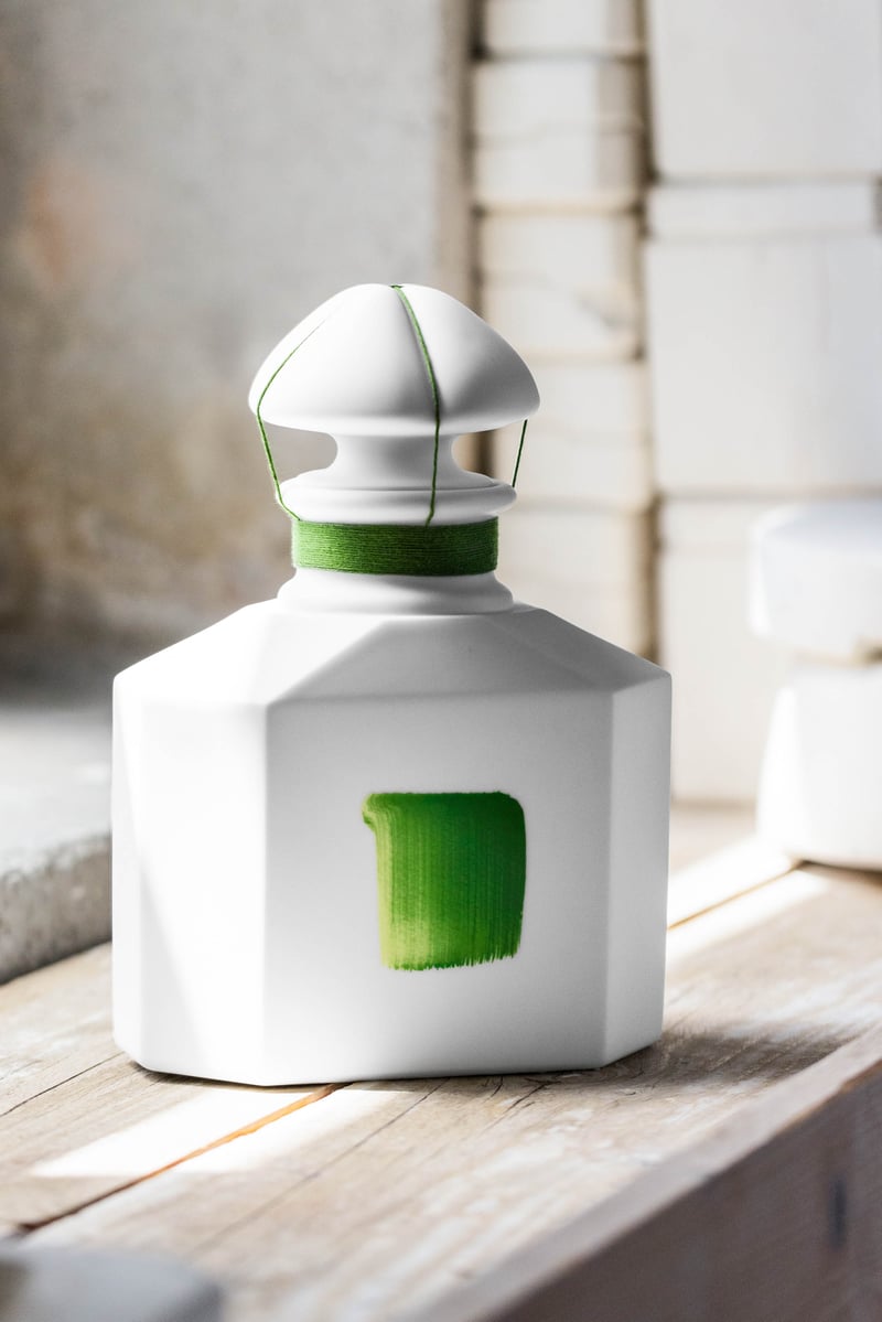 ゲランが李禹煥とのコラボフレグランスを発売 ミニマルで普遍的なデザイン