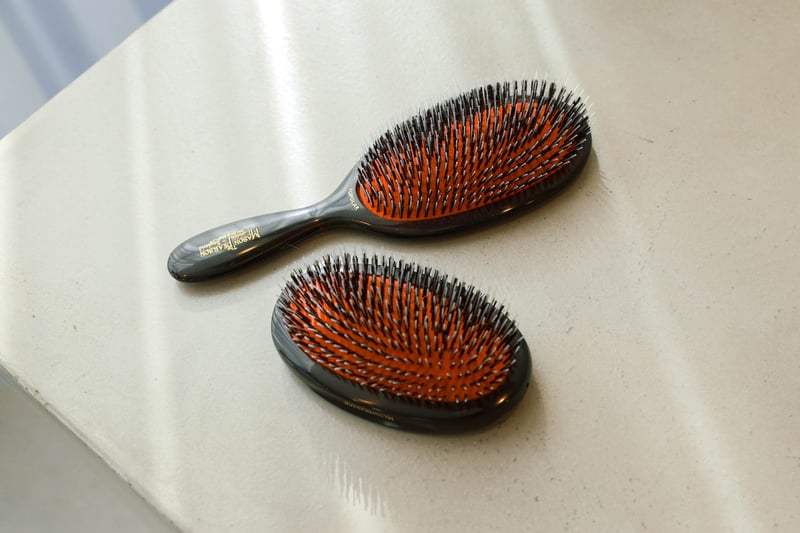 ヘアブラシ界のロールスロイス”「メイソンピアソン」の魅力とは