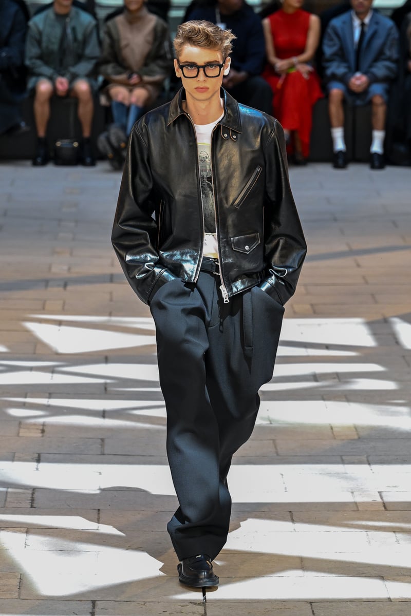 sacai Men's 2025 SS ＆ Women's 2025 Spring Collection | パリ