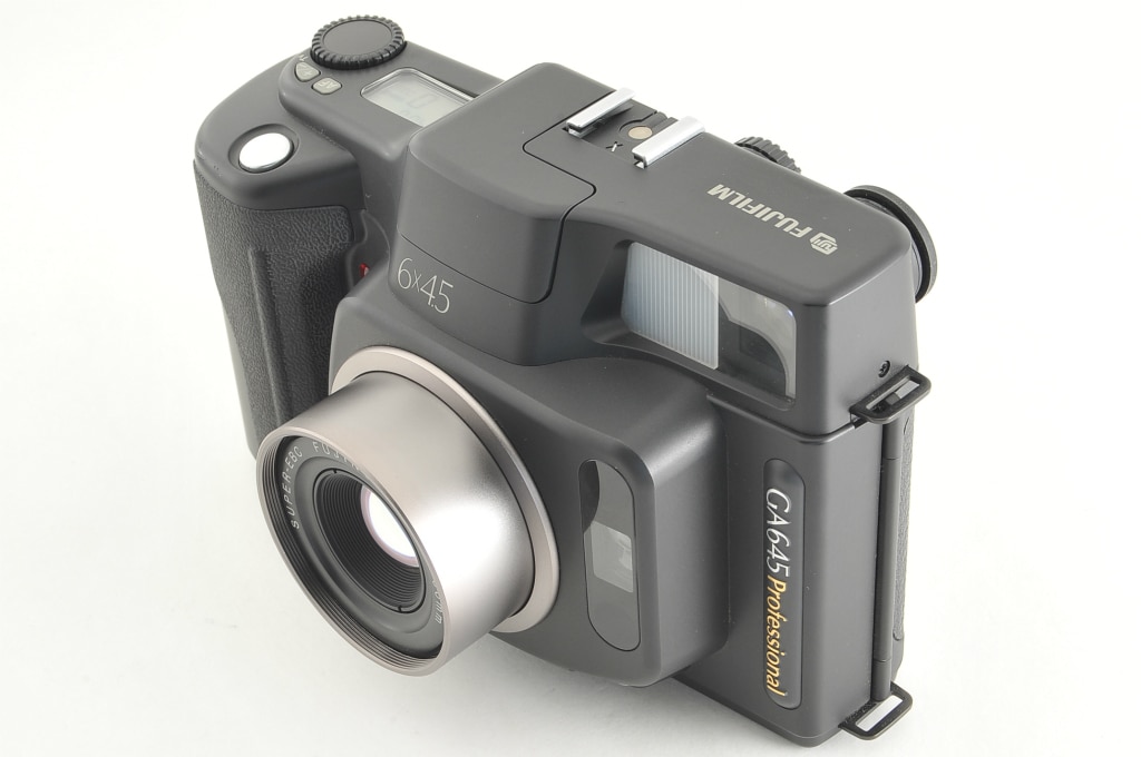 フジフィルム GA645 (W、i、Wi、Zi)｜買取価格上昇中のAF中判カメラ