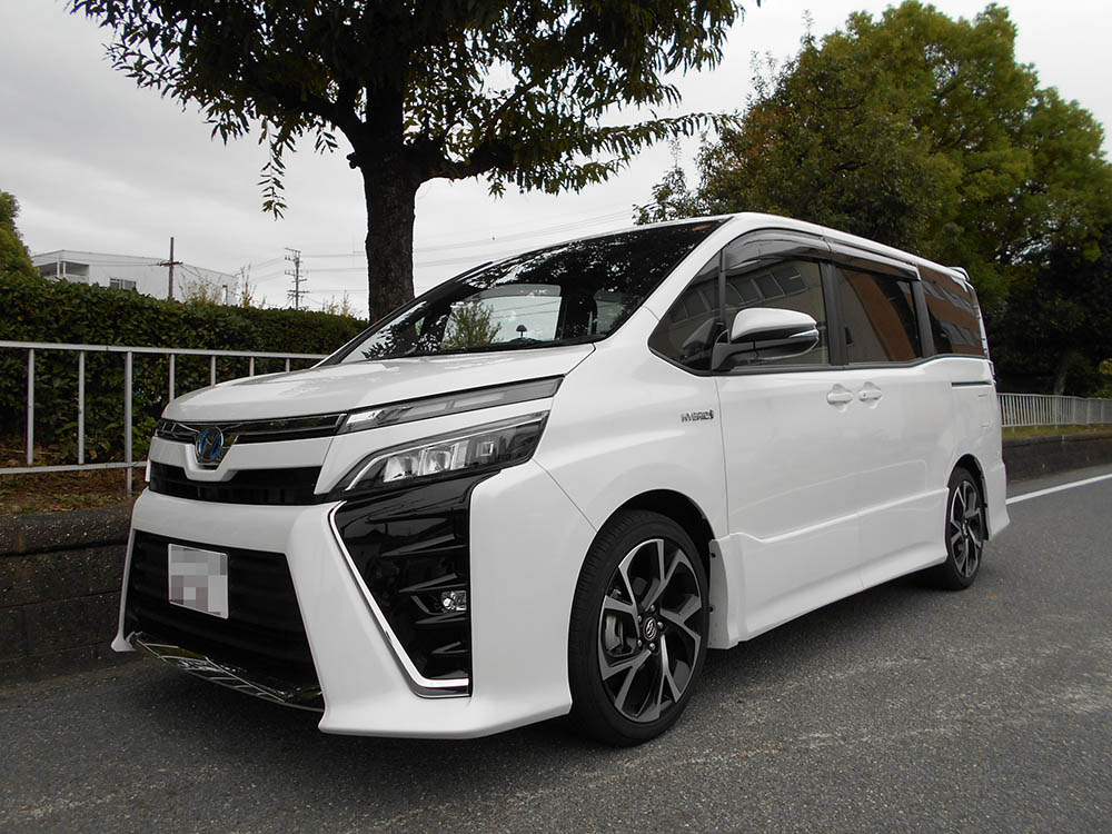 ヴォクシー後期ZWR80にモデリスタのスプリング取り付けと四輪