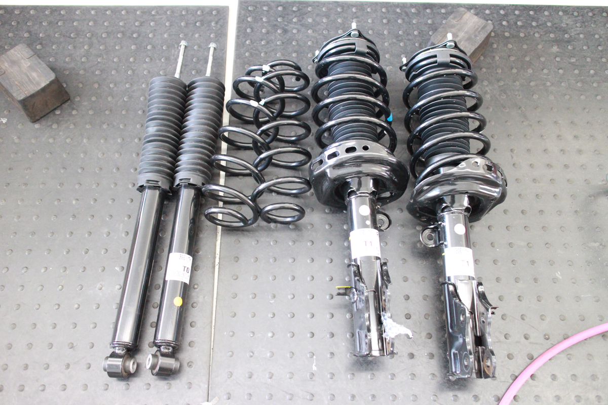 オデッセイ RC1の純正足回り交換と四輪アライメント - カー用品持込