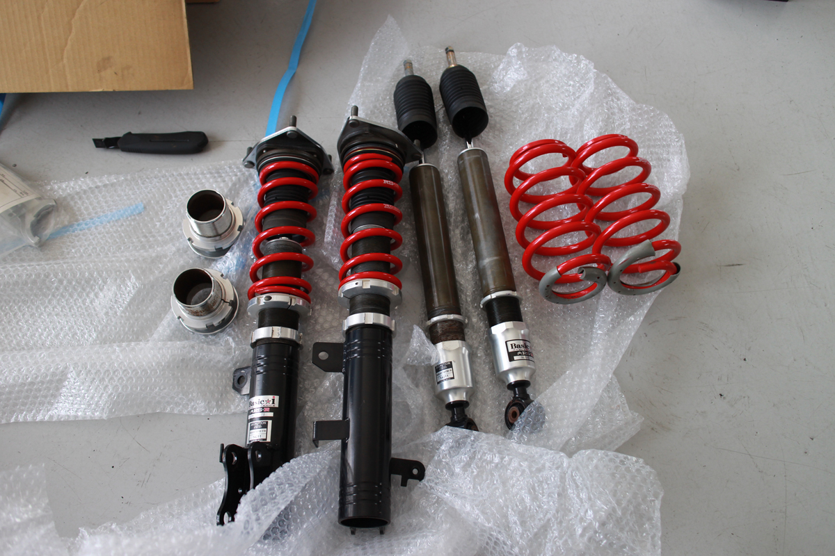 ステップワゴンRG1の車高調取り付けと四輪アライメント - カー用品持込