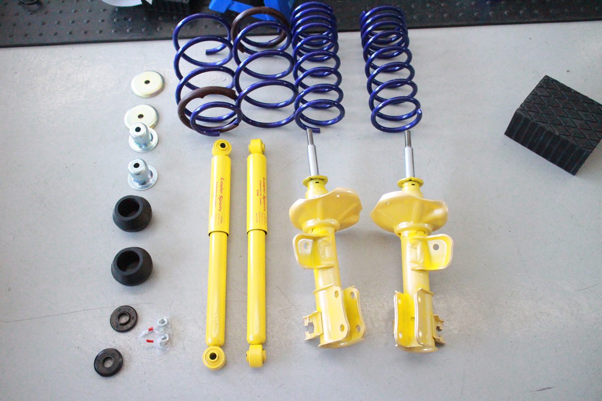 エブリイDA62WにKYBローファーキットの取り付けと四輪アライメント