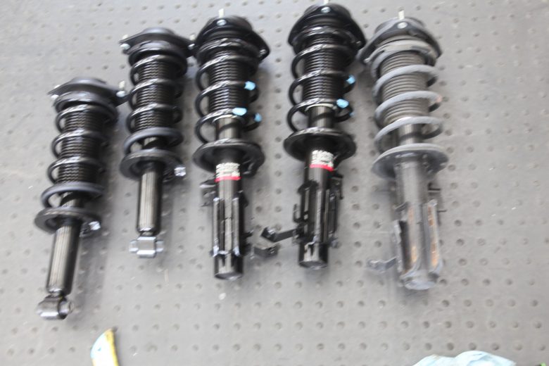 86 ZN6 ザックスサスペンション取り付けと四輪アライメント - カー用品