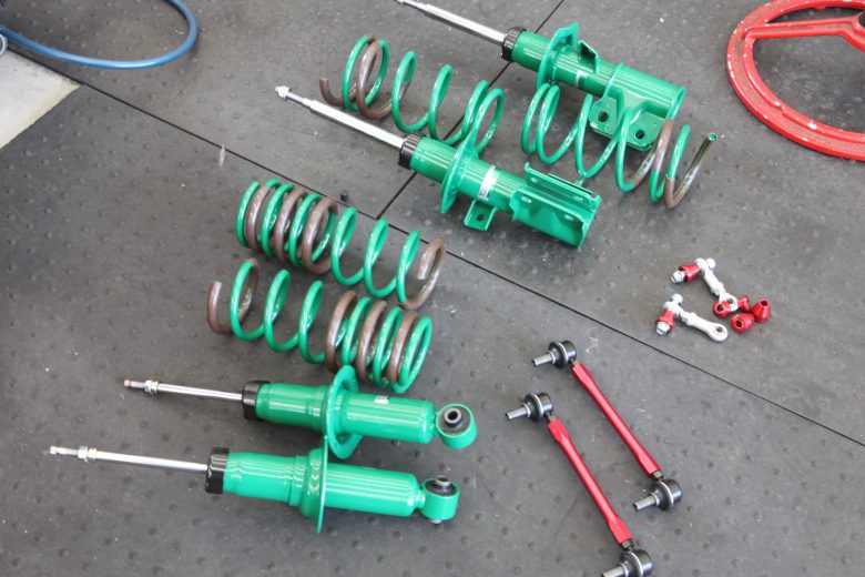 86 ZN6 EnduraPro PLUS SP KIT取り付けと四輪アライメント - カー用品