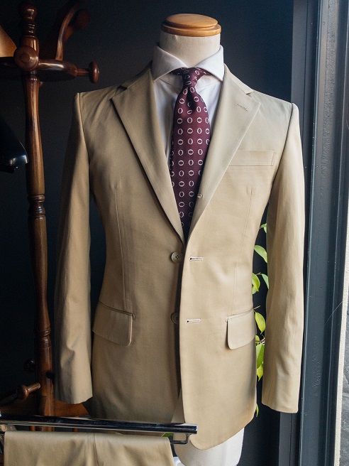 オーダースーツの仕上がり（ブリスベンモス・コットンスーツ