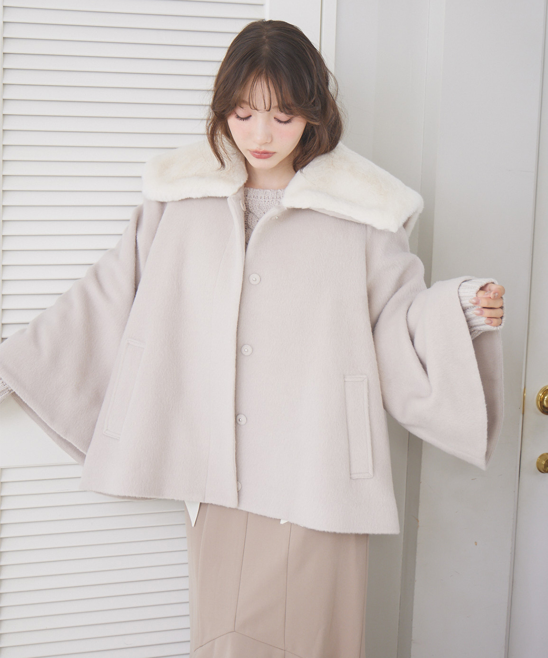 フェイクファービッグカラーケープコート｜PETAL ONLINE（ペタル