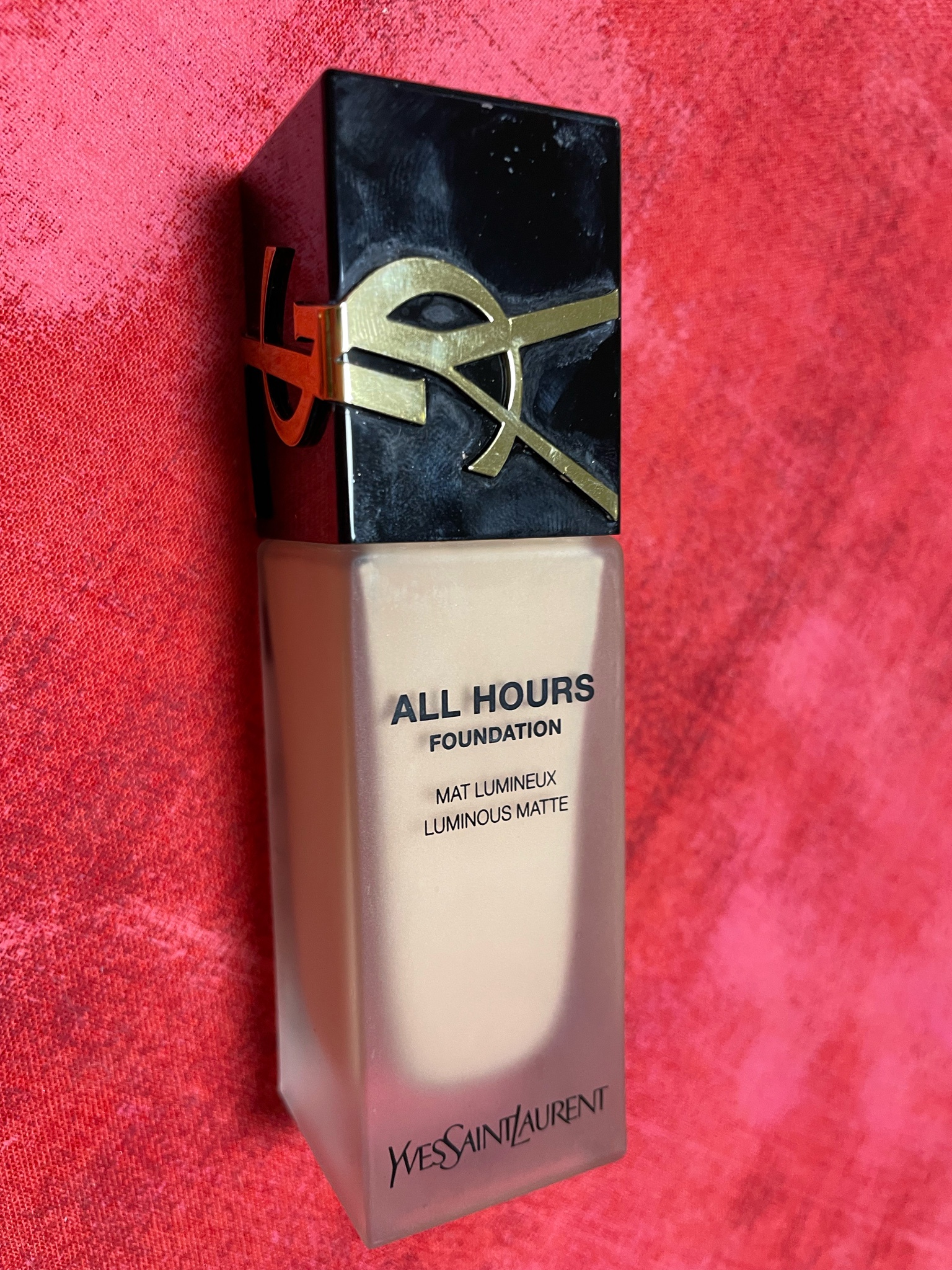 イヴ・サンローラン / オールアワーズ リキッド LC3の公式商品情報