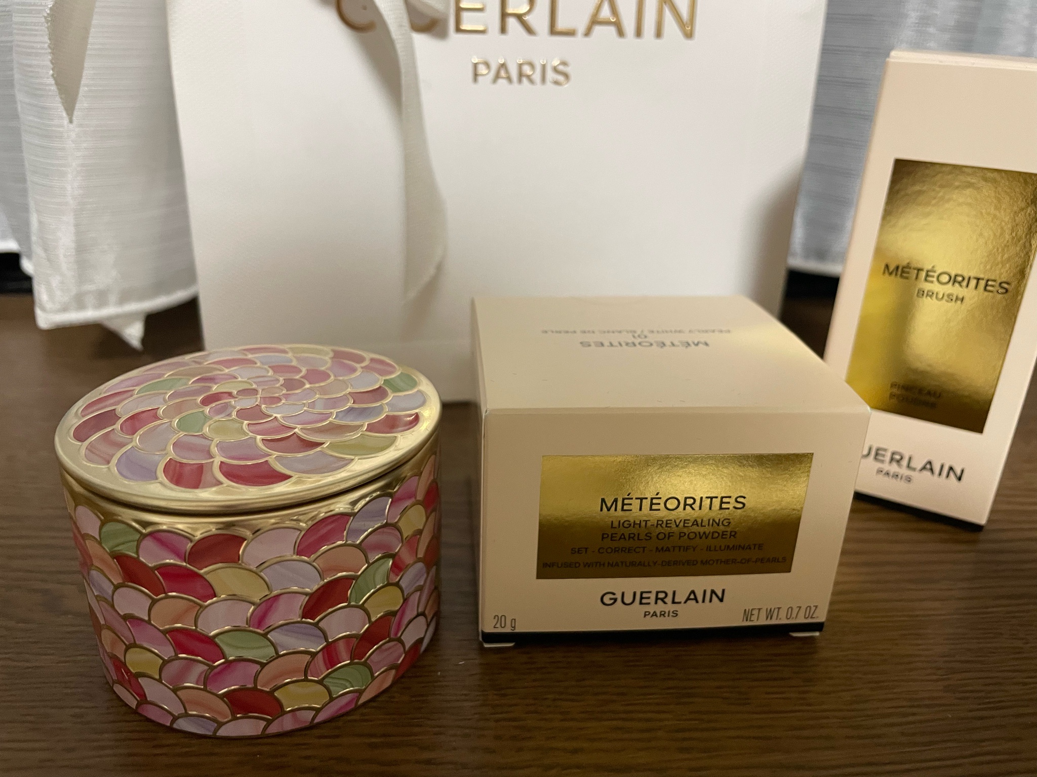 ゲラン / メテオリット ビーユ 01 パーリーホワイトの公式商品情報