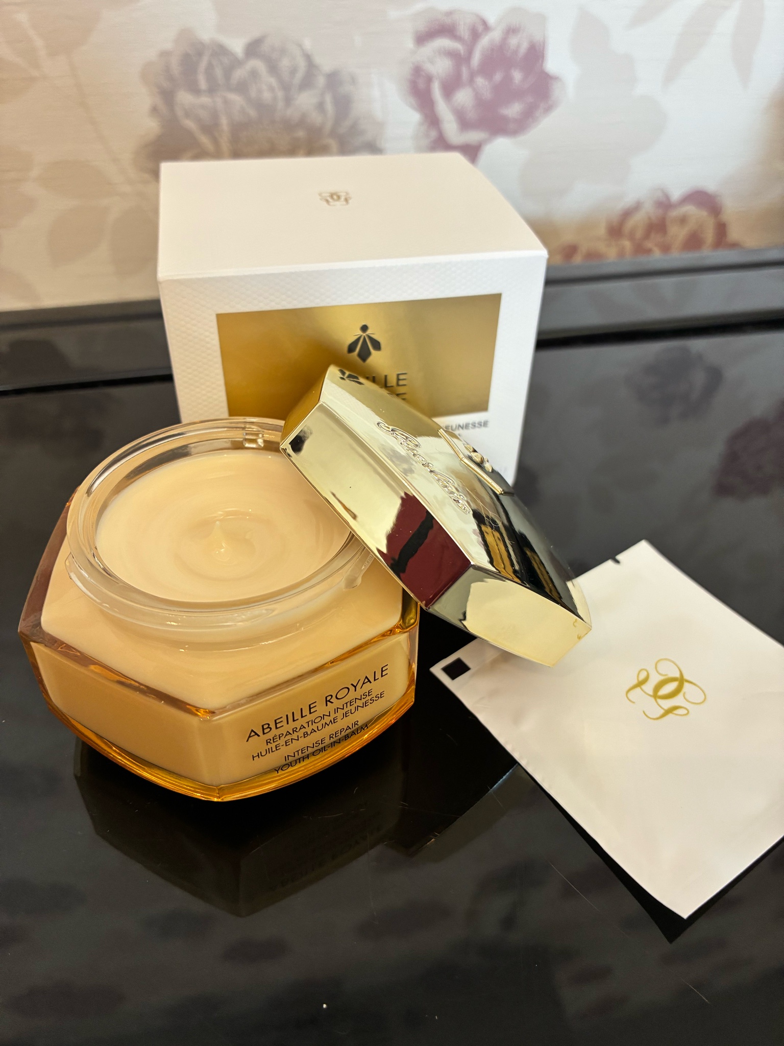 ゲラン / アベイユ ロイヤル オイル イン シカ バームの公式商品情報