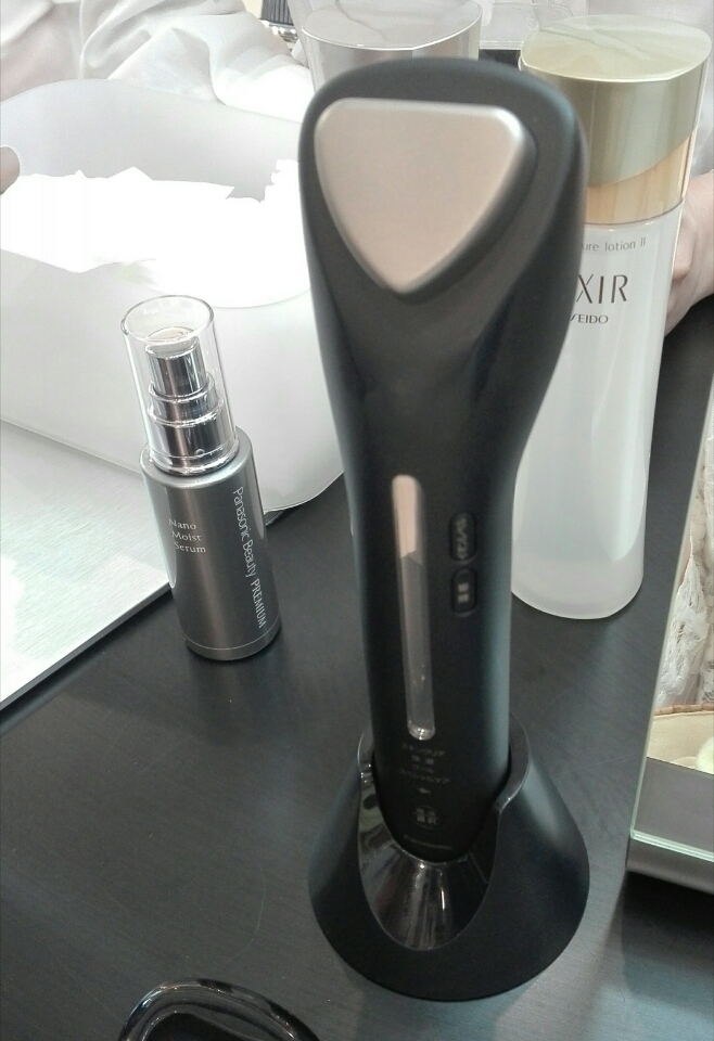 Panasonic / プレミアム イオンエフェクター EH-XT21の公式商品情報