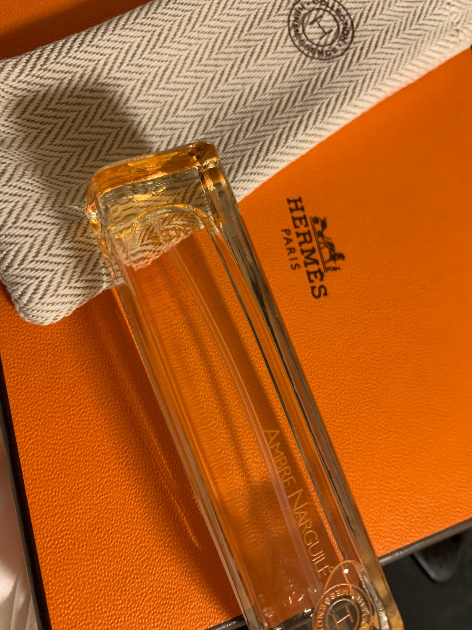 エルメス / アンブル ナルギレ （HERMESSENCE AMBRE NARGUILE）の