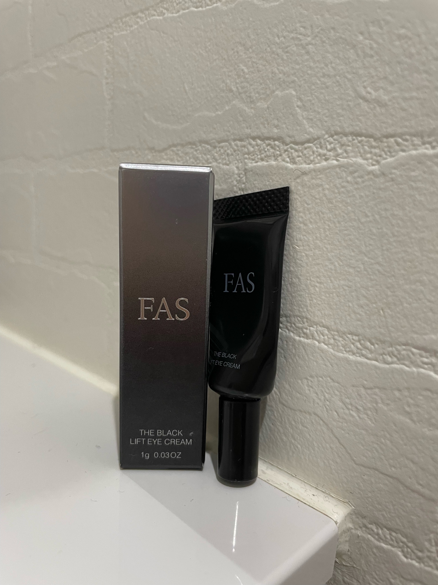 FAS / FAS ザ ブラック リフト アイクリームの公式商品情報｜美容