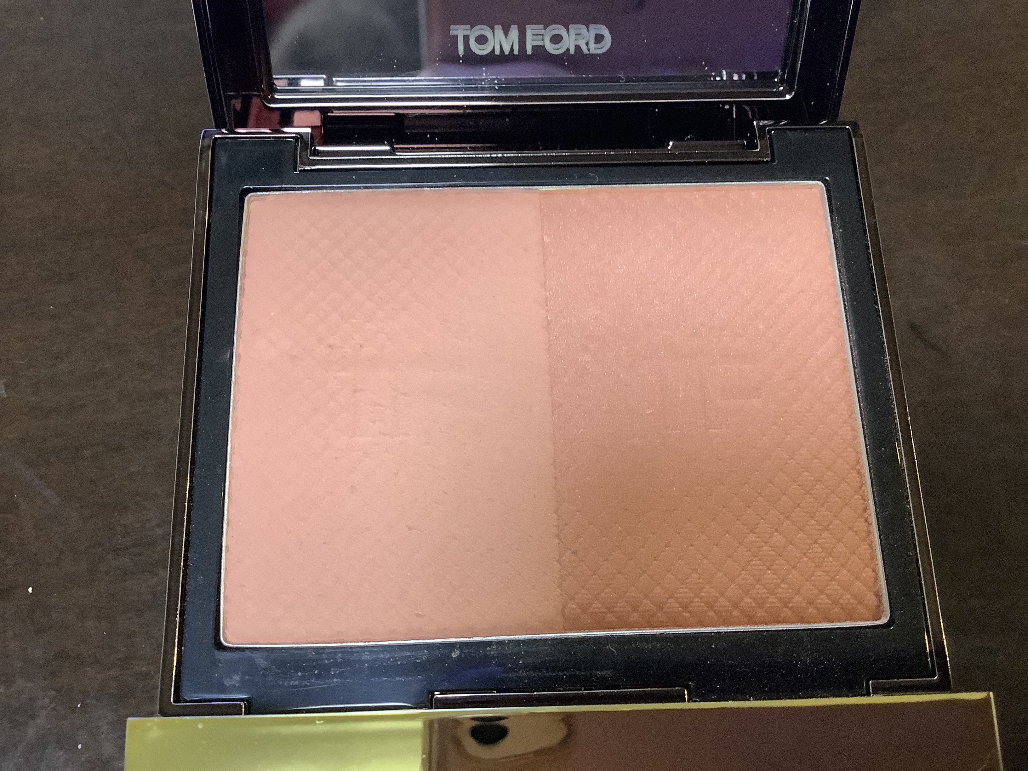 トム フォード ビューティ / シェイド アンド イルミネイト ブラッシュ