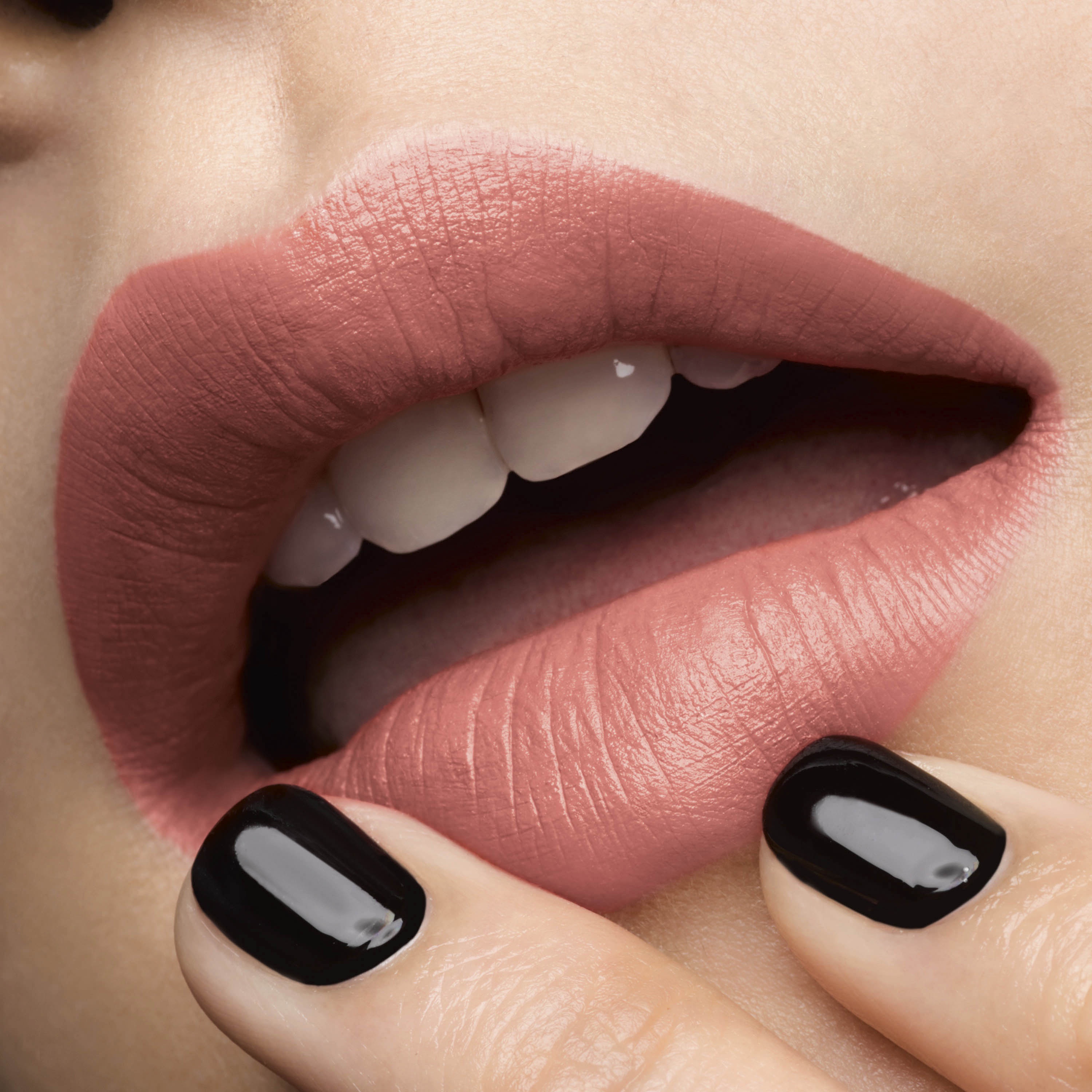 遂に日本上陸！AI搭載のビューティテック「YSL ルージュ シュール