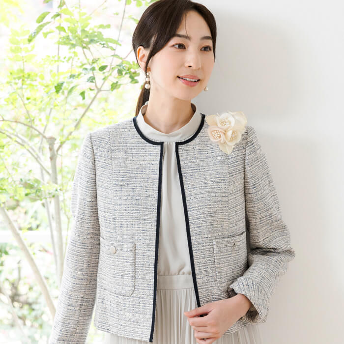 セレモニーシーンに、王道ブーケコサージュ ・クリーム｜東京ソワール