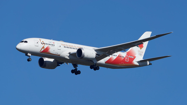 JALとANA、聖火特別輸送機モデルプレーン当たるSNSキャンペーン