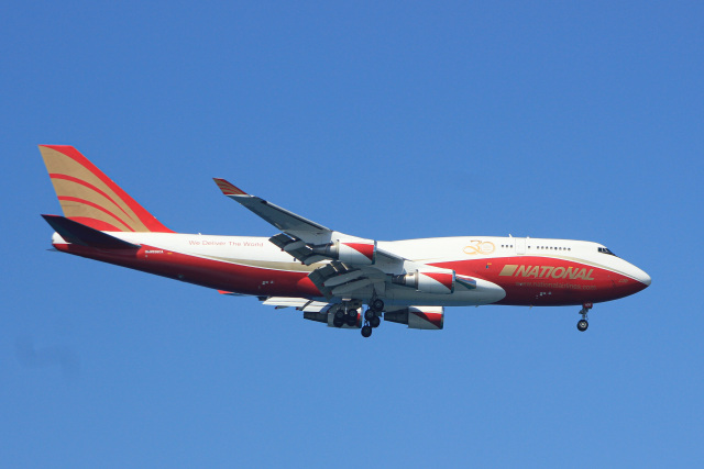 元JAL・現ナショナル・エアラインズの747特別塗装機、日本初飛来