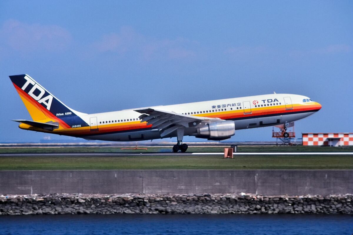 東亜国内航空の誕生50年、CV-240からYS-11・A300まで | FlyTeam ニュース