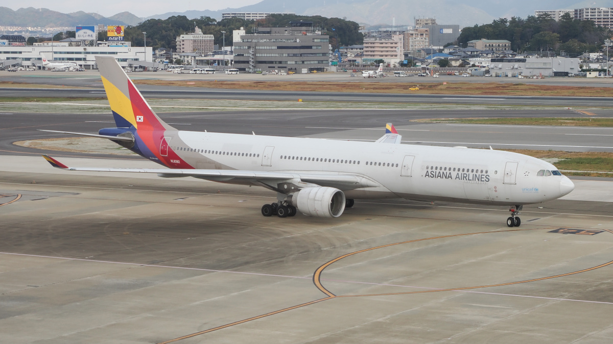 アシアナ航空“あのロゴ”が消えた！？ 大韓航空傘下入りで機体塗装に