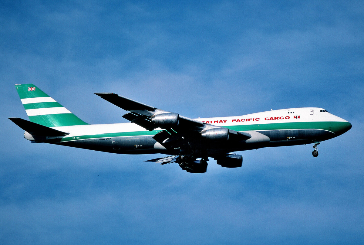 A359・ジャンボにも“あの頃の塗装”が復活！？ キャセイ、80周年レトロ