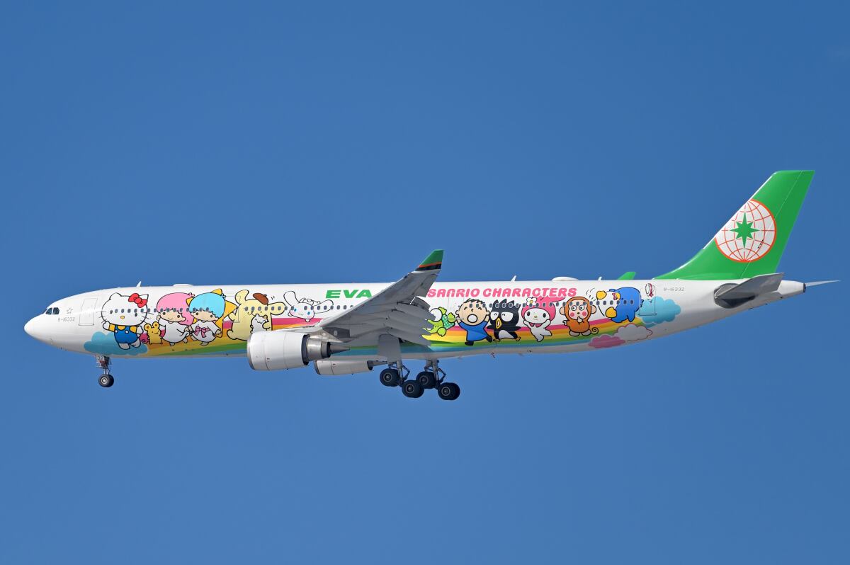 機内販売 エバー航空 サンリオ 777-300ER 1/200 モデルプレーン EVA
